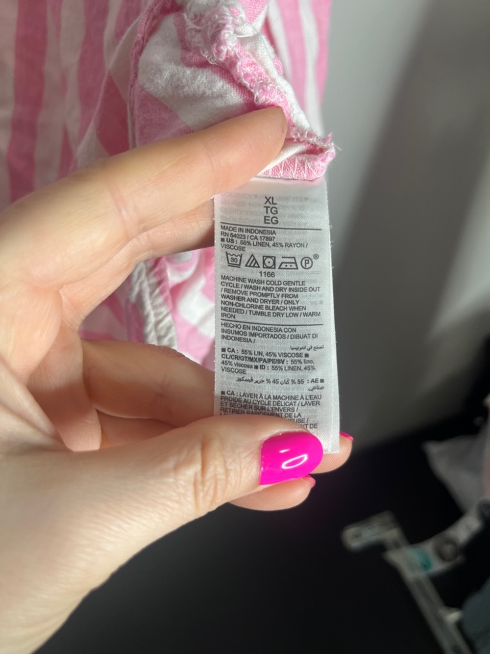 Old Navy Pink and White Stripe Button Down Shirt - Picture 5 of 5